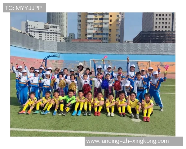 大连东北路小学足球队积极备战校园联赛展现青春活力与团队精神 大连东北路小学足球队积极备战校园联赛展现青春活力与团队精神